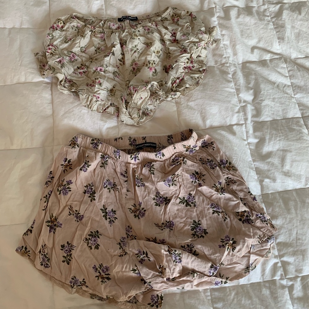 brandy melville flowy shorts (2x)